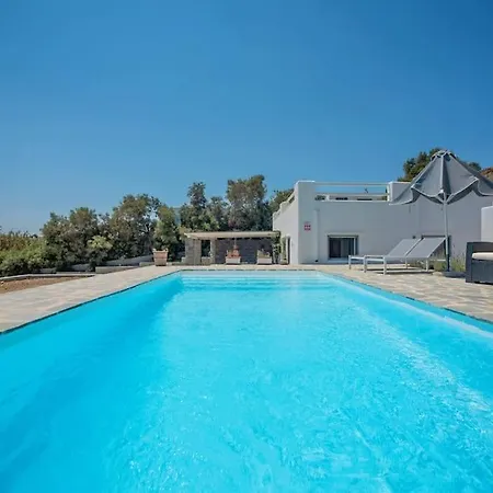 Luna Bianca, Located In Stelida Naxos Area. Willa